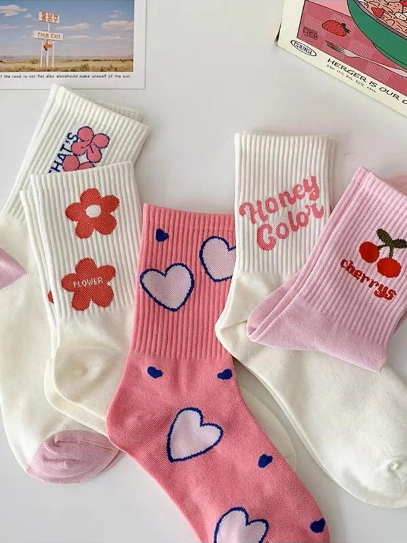 Women'S 5 Pairs Floral & Heart Print Crew Socks, Cute Casual Moisture Wicking Socks, Soft Comfy Breathable Socks for All Seasons Daily Wear, Socks Set