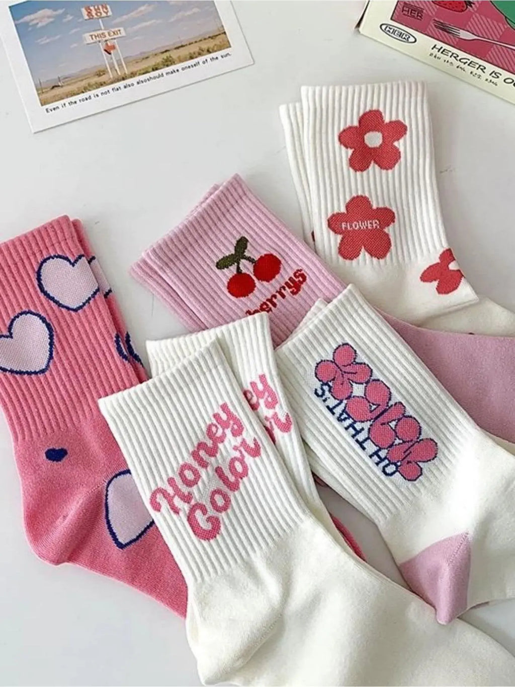 Women'S 5 Pairs Floral & Heart Print Crew Socks, Cute Casual Moisture Wicking Socks, Soft Comfy Breathable Socks for All Seasons Daily Wear, Socks Set
