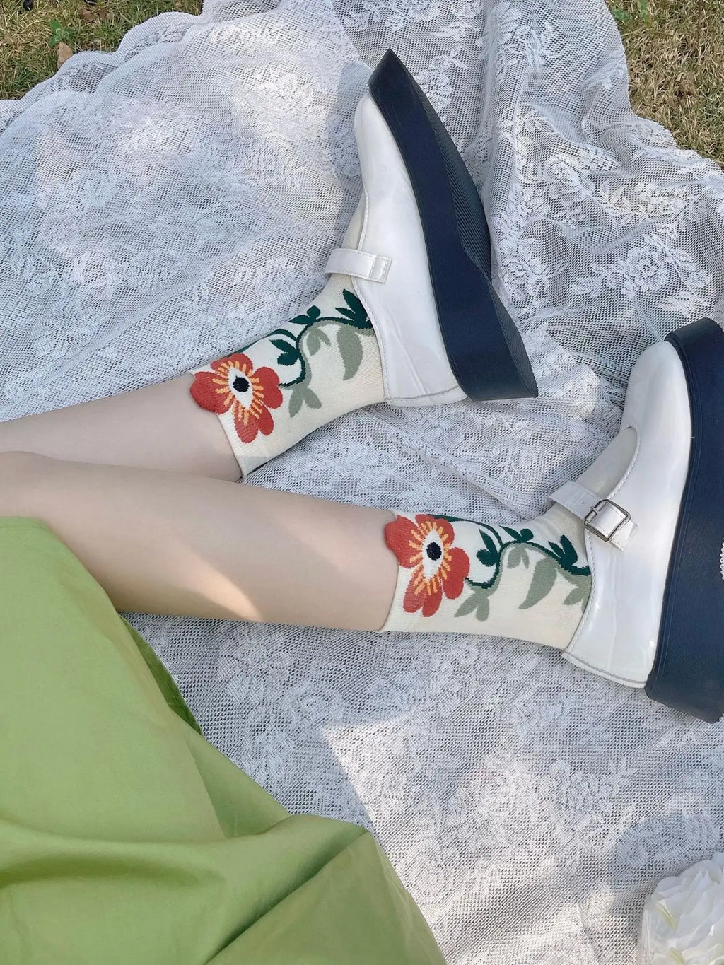 Women'S Vintage Floral Print Crew Socks, Fashion Casual Elegant Comfy Breathable Stretchy Knitting Medium Fit Socks, Women Socks for All Seasons Daily Wear, Womenswear, Casual Stylish Socks