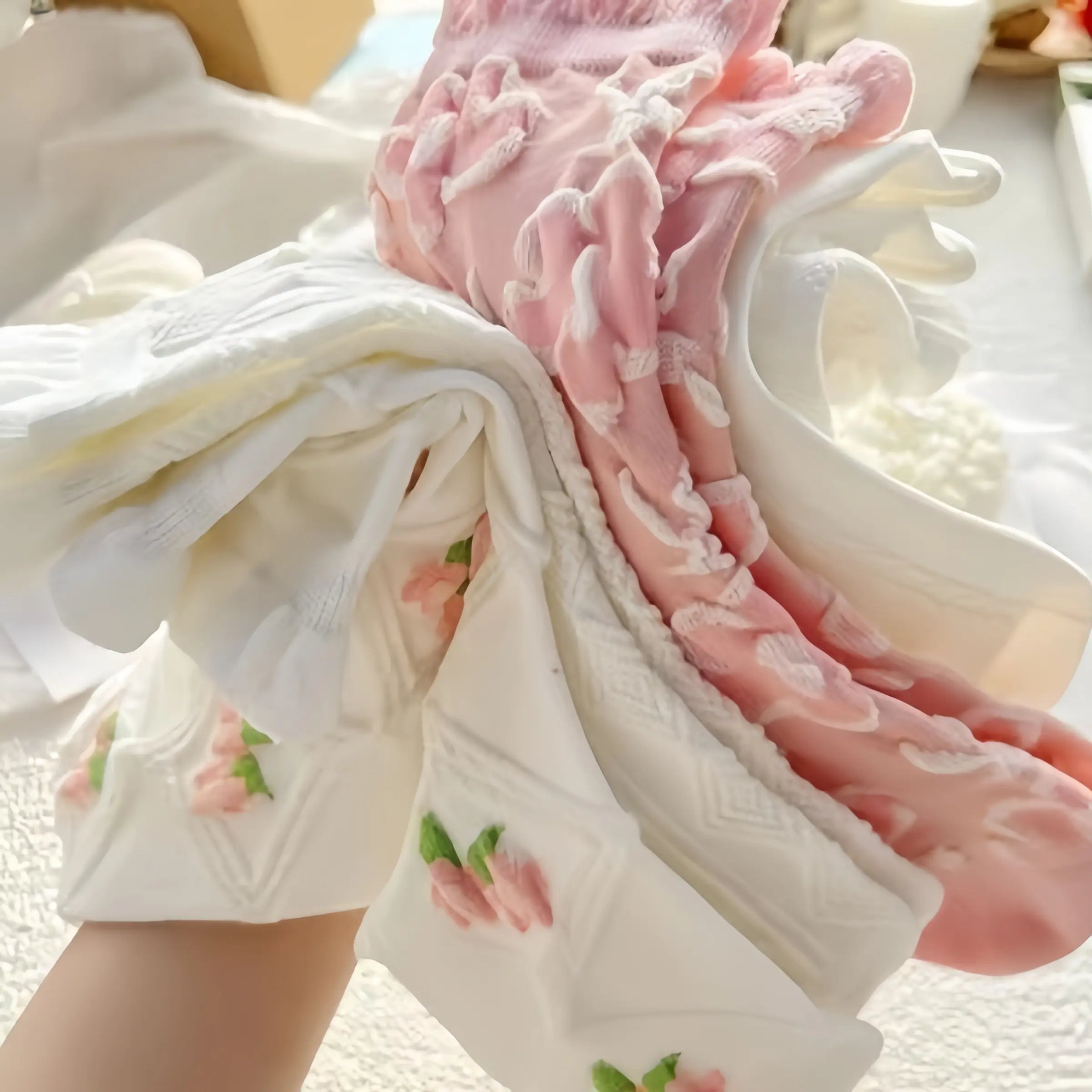 5 Pairs White Cute Socks,Christmas Socks Warm Gif,Pink Socks,Women'S Lace Ruffles Ankle Casual Sock, Cottagecore Breathable Mid Tube Socks,Floral Crew Socks